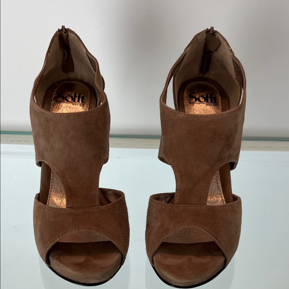 Sofft Women's Tan Suede Heels
